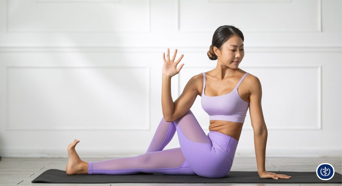 Tập thể dục nhẹ nhàng (đi bộ, yoga, bơi lội) giúp tăng cường lưu thông máu, giải phóng endorphin - chất giảm đau tự nhiên của cơ thể